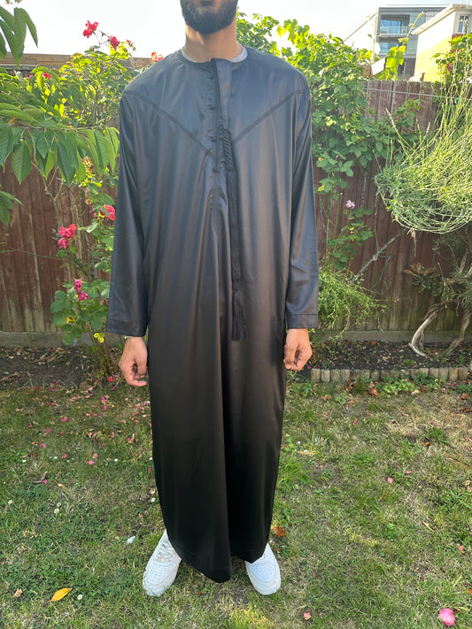 Black Emirati Men’s Thobe